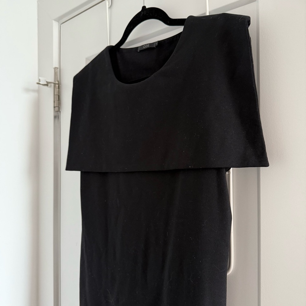 COS black knit dress with front flap and cutout back - size Large (L) - Picture 6 of 8
